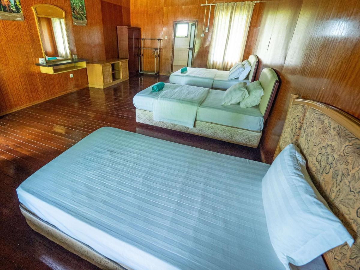 Benarat Lodge Мулу Экстерьер фото