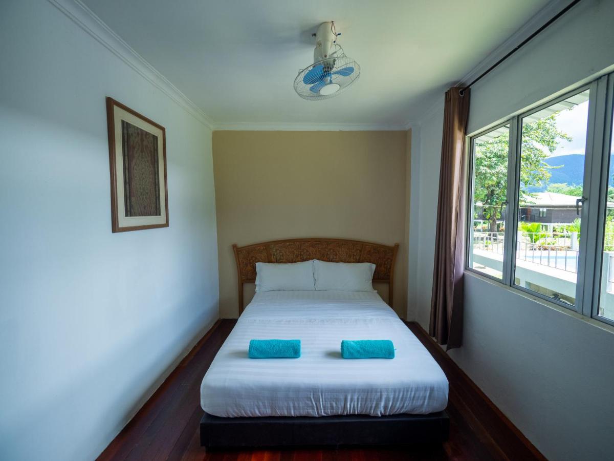 Benarat Lodge Мулу Экстерьер фото