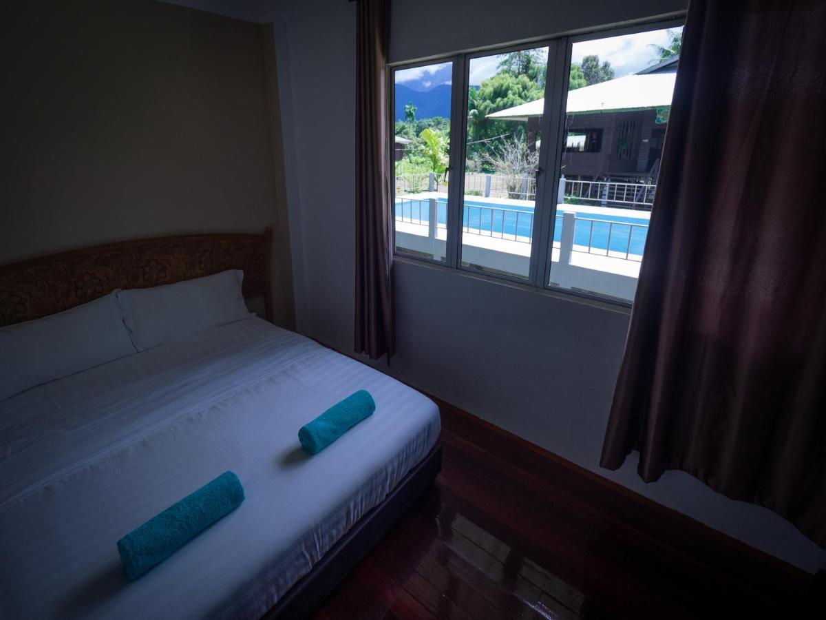 Benarat Lodge Мулу Экстерьер фото